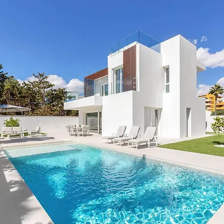 Villa Private Just Steps From The