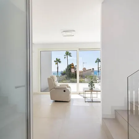 Villa Private Just Steps From The