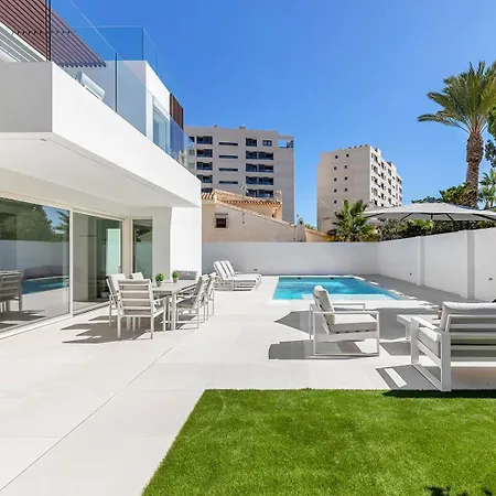Private Just Steps From The * Dehesa de Campoamor (Orihuela Costa)